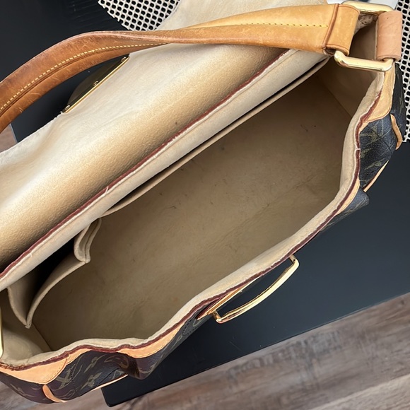 LOUIS VUITTON Beverly Vintage Shoulder Handbag - Picture 12 of 15